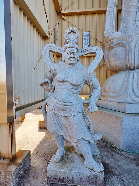 奥入瀬の観音像/青森県